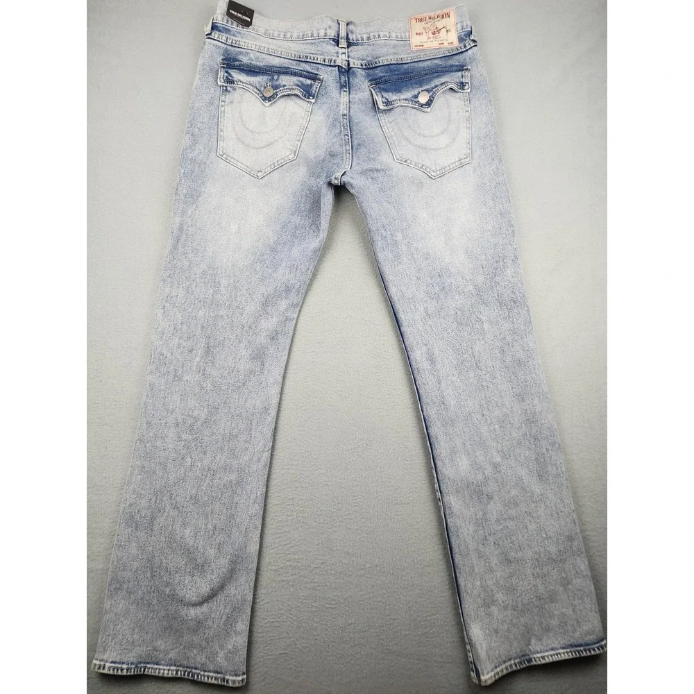 True Religion Billy Jeans Mens 36x32 Light Wash Relaxed Bootcut Stretch Denim SN